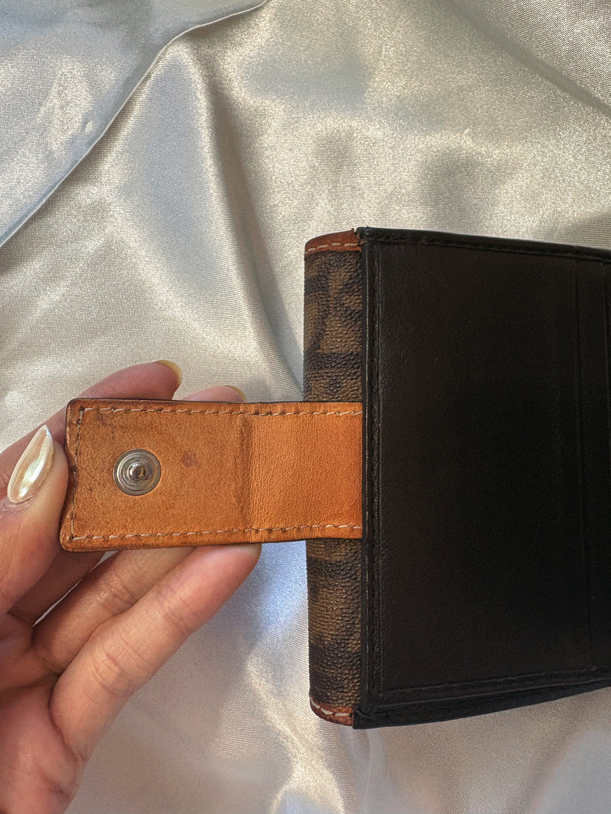 Dior wallet