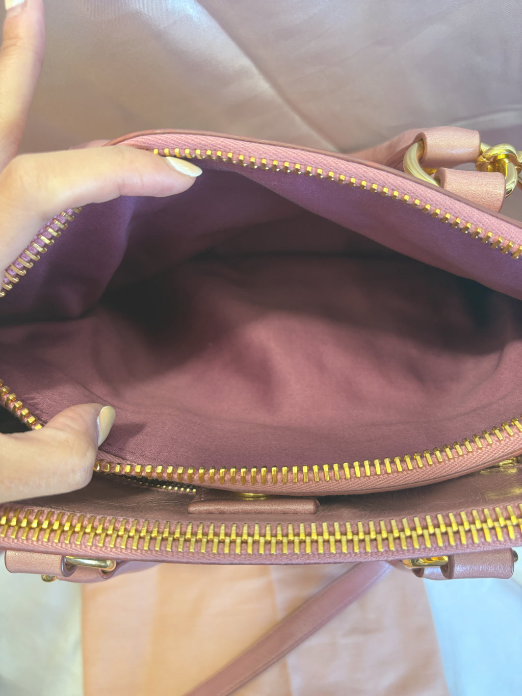 Miu Miu Vitello Lux Leather Tote Bag – Dusty Rose Pink-Gold Hardware