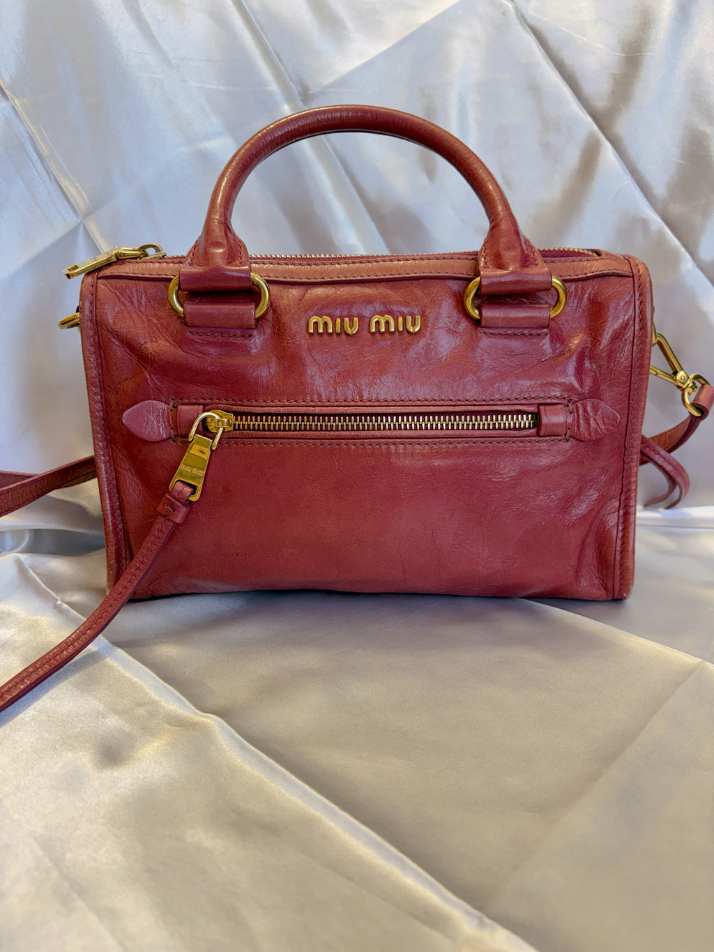 Miu Miu Vitello Lux Crossbody Bag – Red Distressed Leather Top-Handle Mini Bag with Gold Hardware