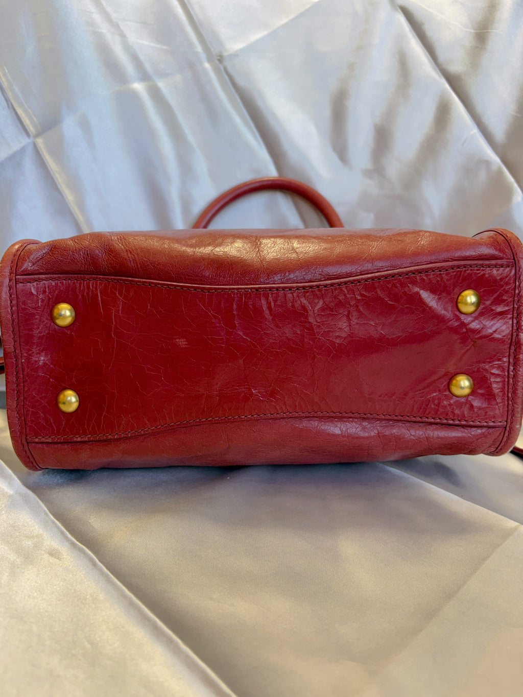 Miu Miu Vitello Lux Crossbody Bag – Red Distressed Leather Top-Handle Mini Bag with Gold Hardware