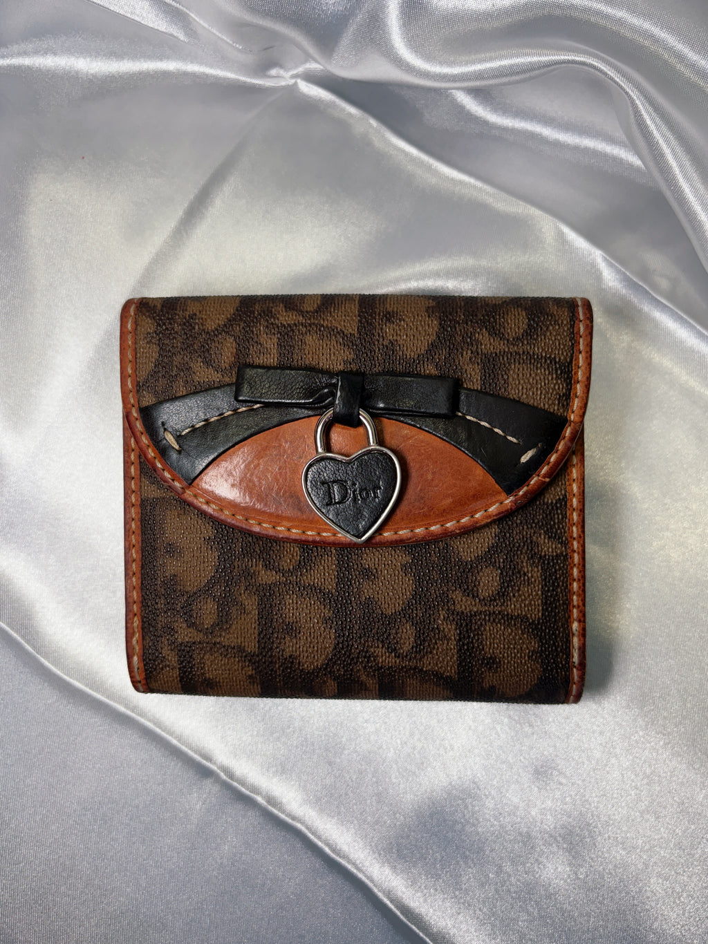 Dior wallet